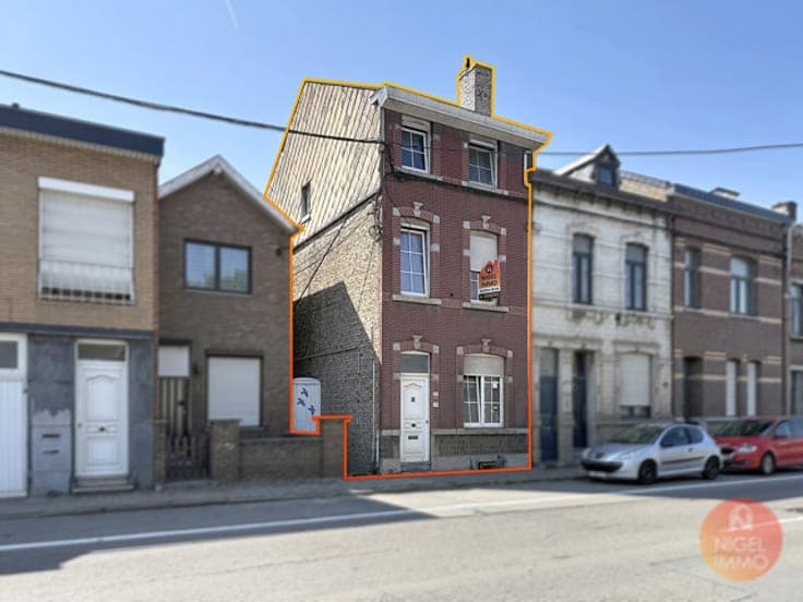 Maison 3 façades, 4 ch, terrasse, garage, cave, PEB : C.