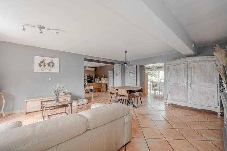 FOR SALE: CHARMING 2 (4) BEDROOM HOUSE IN AMAY