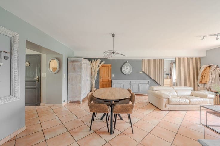 FOR SALE: CHARMING 2 (4) BEDROOM HOUSE IN AMAY