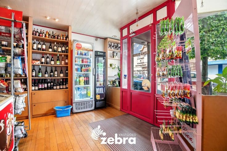 Gesloten bebouwing met 4 slaapkamers, ruime garage en han...