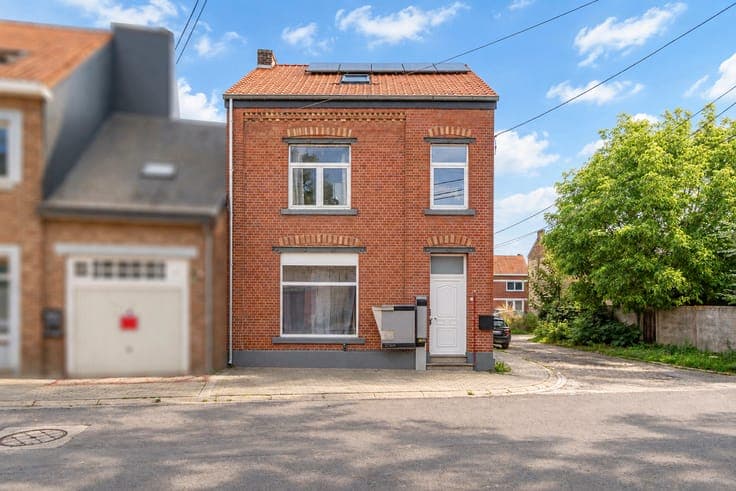 3-bedroom house + garage
