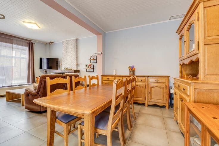 3-bedroom house + garage