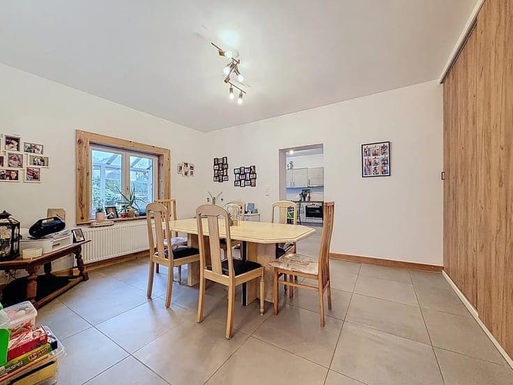 RENOVATED HOUSE WITH 3 FACADES, 4 BEDROOMS + 2 BATHROOMS & 1