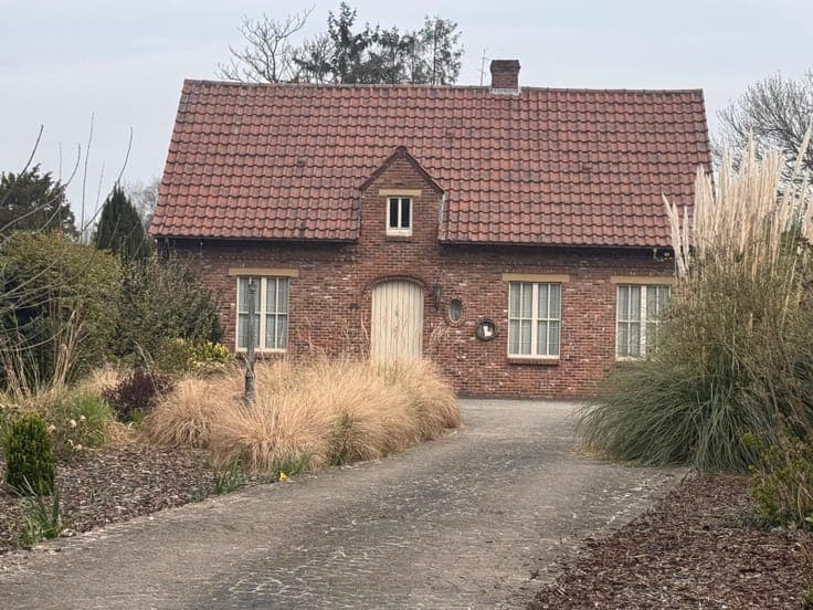 PRACHTIG GELEGEN FERMETTE HOEVE !!!