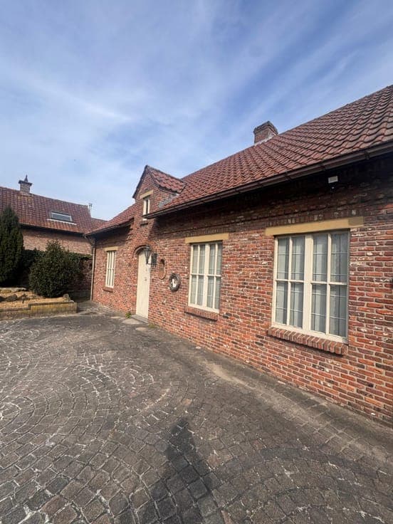PRACHTIG GELEGEN FERMETTE HOEVE !!!