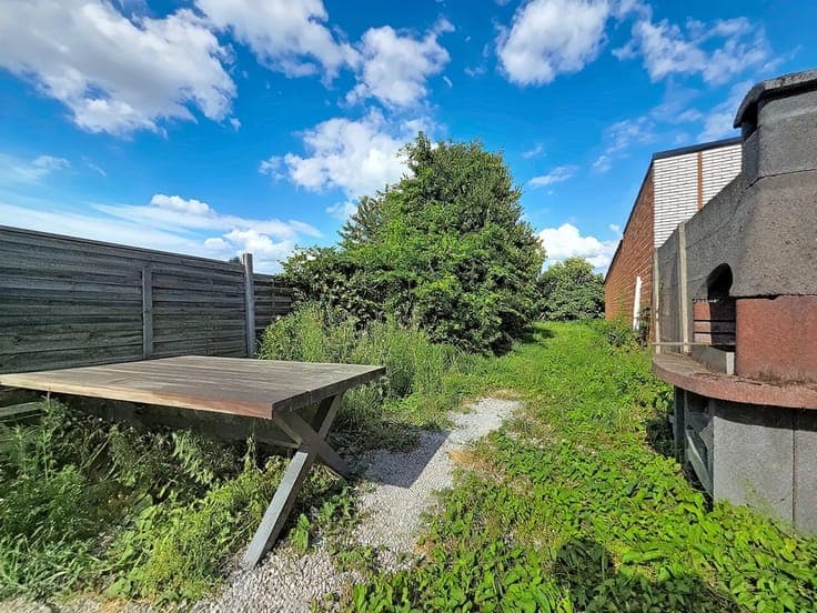 Sale - House Sint-Pieters-Leeuw - 399,000 €