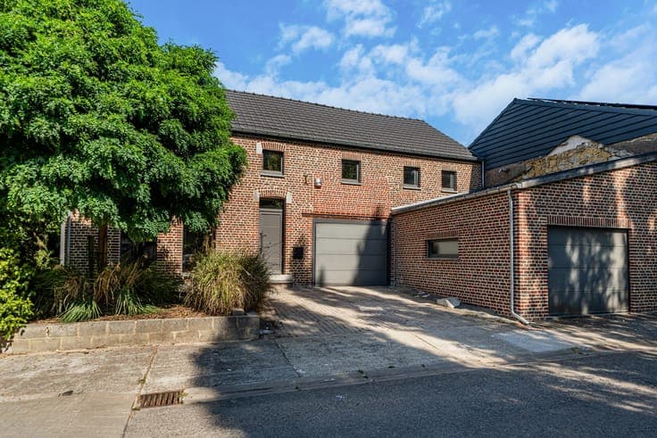 House in Avernas-le-Bauduin