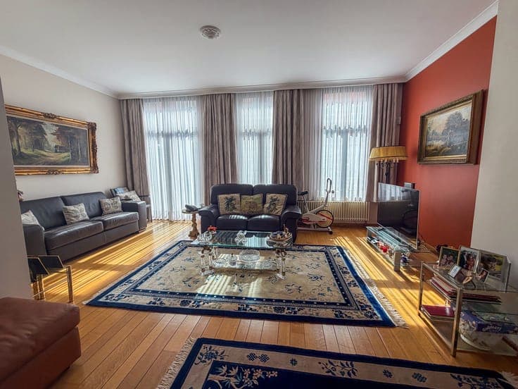 3-bedroom triplex with garage and large terrace