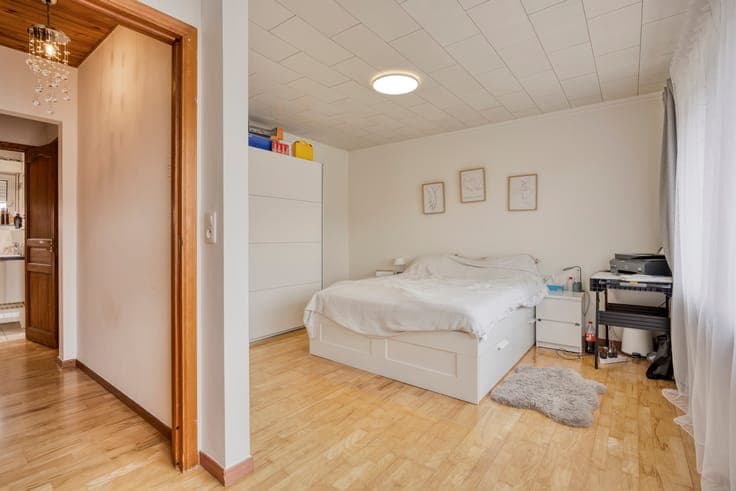 Spacious family home with garage and sunny garden in Strombe