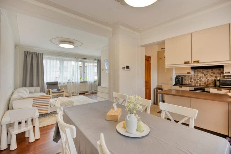 Spacious family home with garage and sunny garden in Strombe
