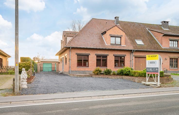 4-Bedroom Home in Pepingen