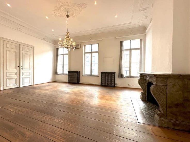 Sale - Mansion Brussels (Quartier des Quais) - 2,850,000 €