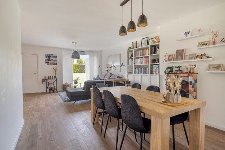 Renovated 3-bedroom family home with garden and garage