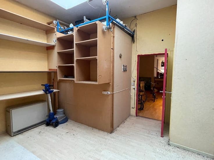 Handelswoonst met duplex-appartement op toplocatie in Bla...