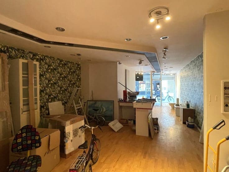 Handelswoonst met duplex-appartement op toplocatie in Bla...