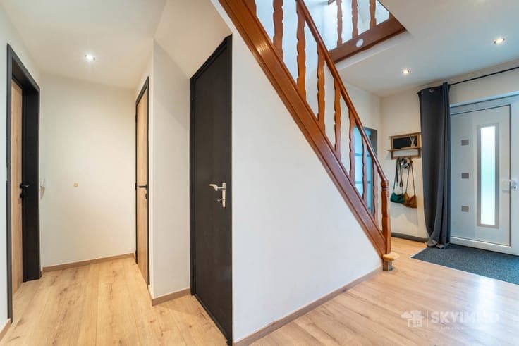 SUPERBE MAISON 4 FAÇADES - 940M2- 5 CHAMBRES -PEB E - HEERS