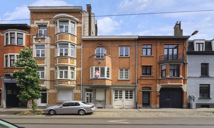 UCCLE – Alsemberg – Mixed Use Property of 247 m² with Regist