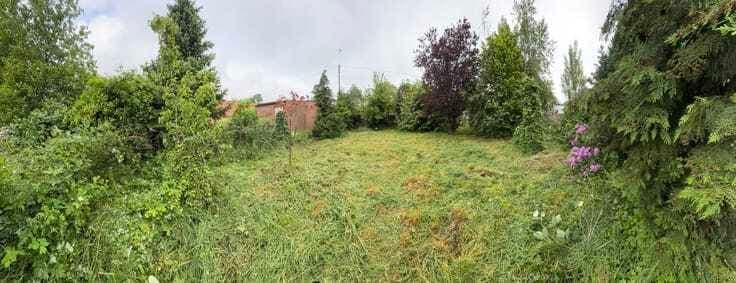 Te renoveren of te herbouwen hoekwoning met grote tuin va...