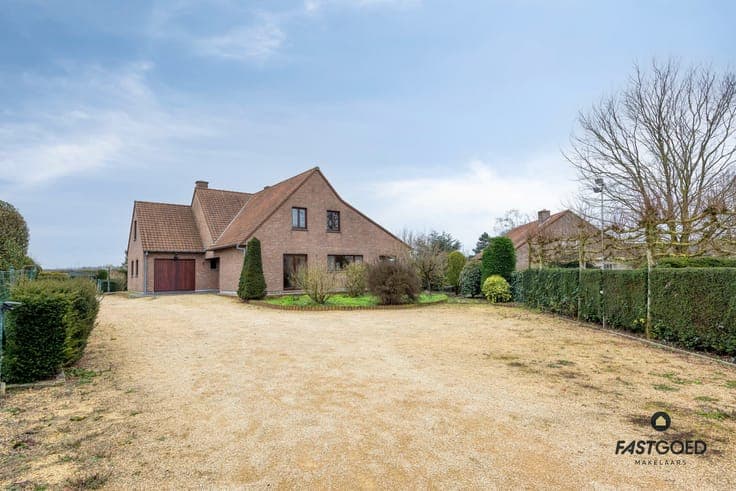 Zeer ruime verzorgde villa met 4/5 slpk nabij Lembeekse b...