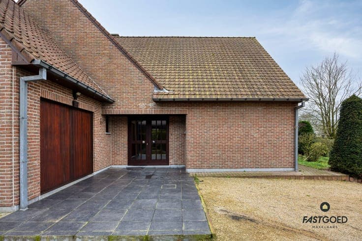 Zeer ruime verzorgde villa met 4/5 slpk nabij Lembeekse b...