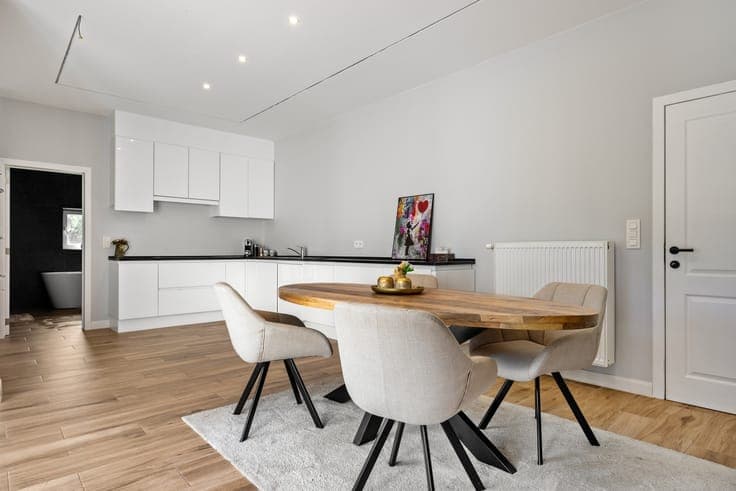 Recent gerenoveerde woning met 4 slpkrs en tuin