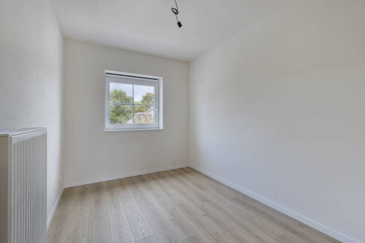 Ready to move in 3 bedroom house with carport in Izegem!