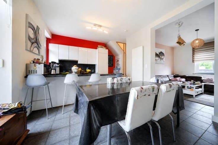 3-bedroom house with garden and photovoltaic panels