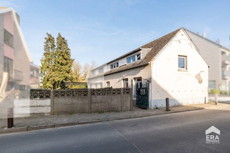 Semi-detached house in Ternat centre