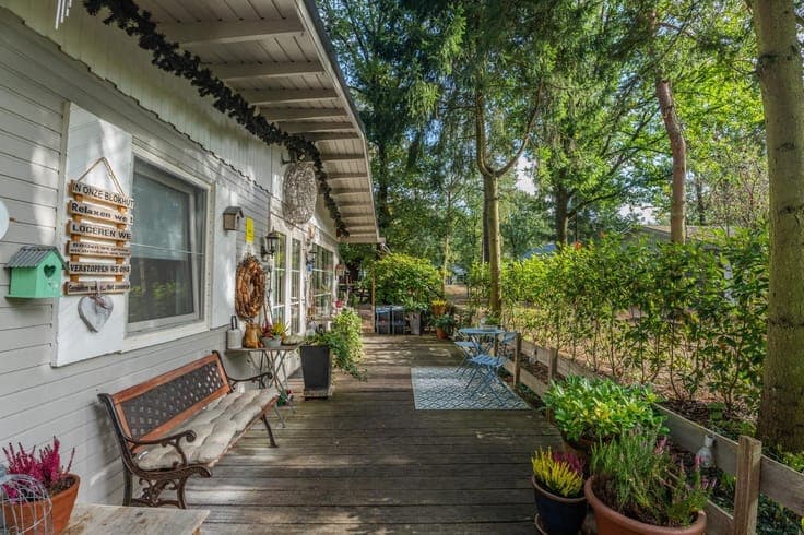 Charmante chalet, op eigen grond, op een toplocatie in Zu...