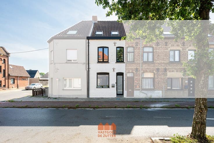 Volledig gerenoveerde woning met garagebox op gunstige lo...