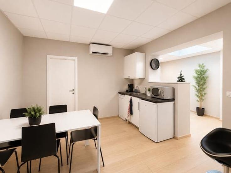 !NEW! Imm. de rapport (1 comm. + 2 log.) - Place St-Lambert