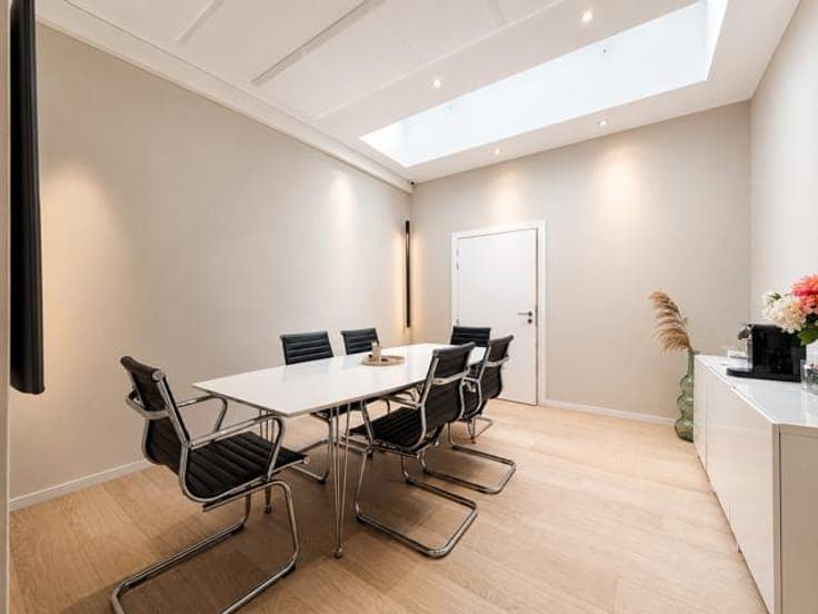 !NEW! Imm. de rapport (1 comm. + 2 log.) - Place St-Lambert