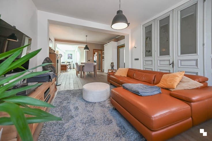 Ruime, volledig gerenoveerde woning met tuin nabij centru...