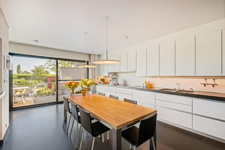 Spacious house with practice space and large garden.