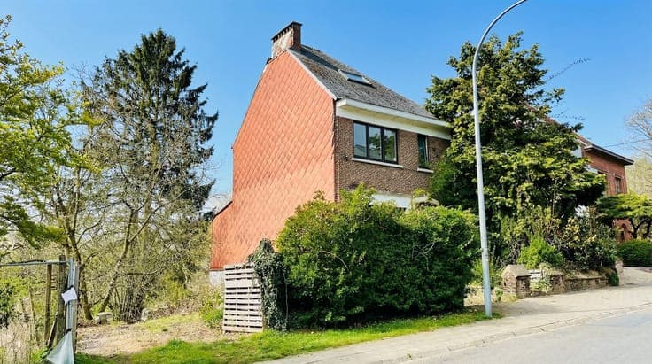 House + - 238 sqm gross on land of + - 535 sqm