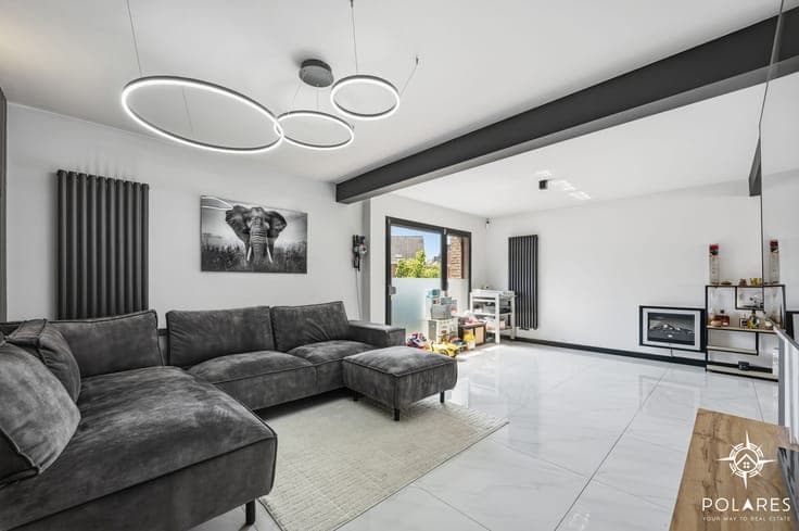 Ready-to-move-in, energy-efficient home (EPC B) with garage