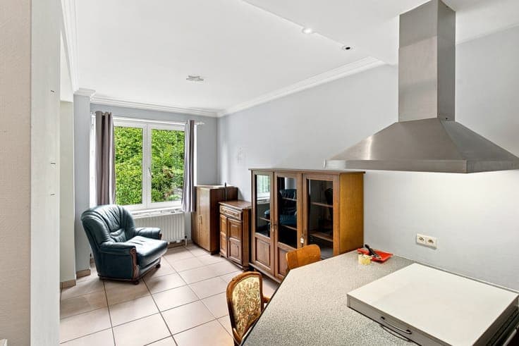 Renovation project full of potential in Sint-Genesius-Rode