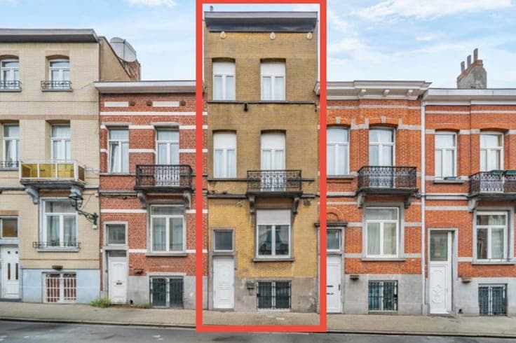 4-bedroom house – potential for 2 apartments