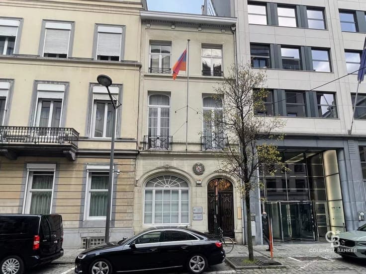 In the heart of the European quarter, a 550 m² mansion