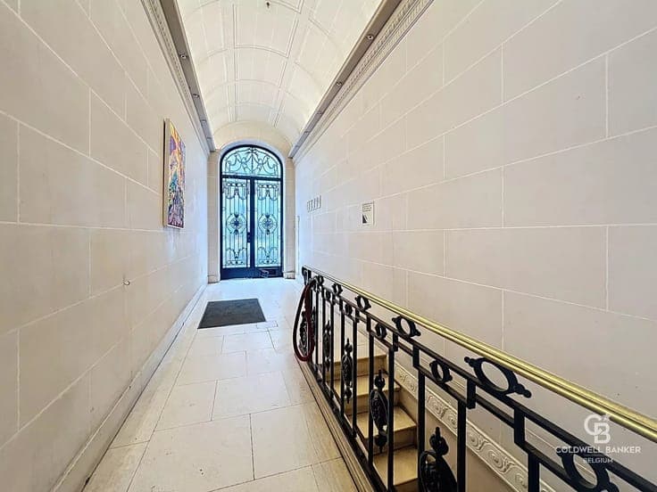 In the heart of the European quarter, a 550 m² mansion