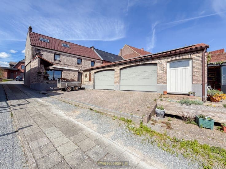 Te koop, Ruime gezinswoning met 4 slaapkamers en dubbele ...