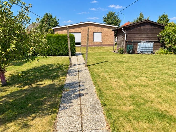 Uitstekend gelegen bungalow met 3 slaapkamers, garage, tu...