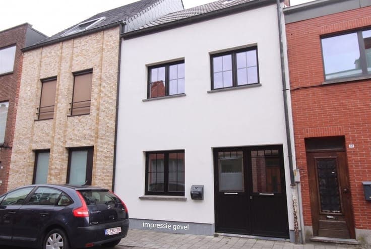Instapklare gerenoveerde woning met tuin en bijgebouw