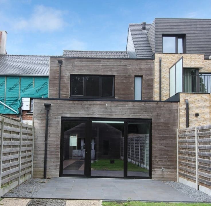 Instapklare gerenoveerde woning met tuin en bijgebouw