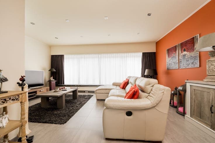 Move-in ready bell- floor apartment with garage, garden and