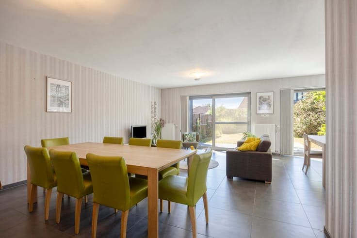 5-bedroom house with an office and a lovely garden!