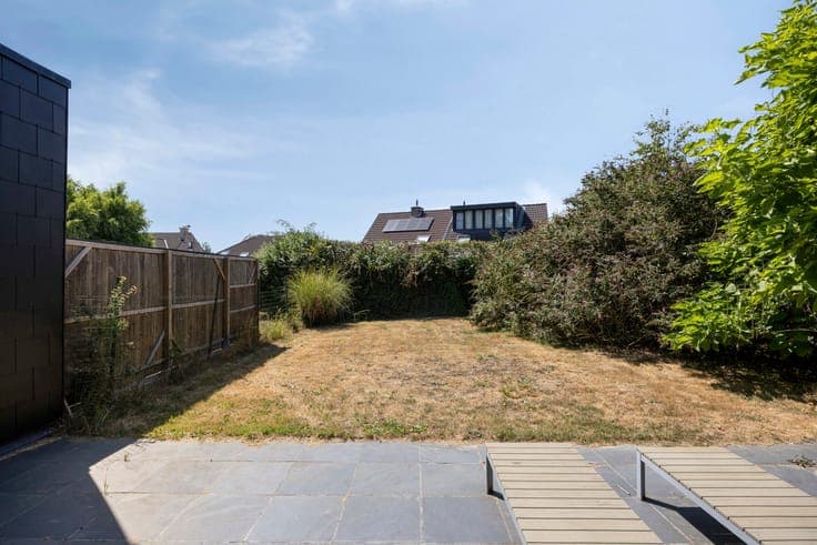 5-bedroom house with an office and a lovely garden!