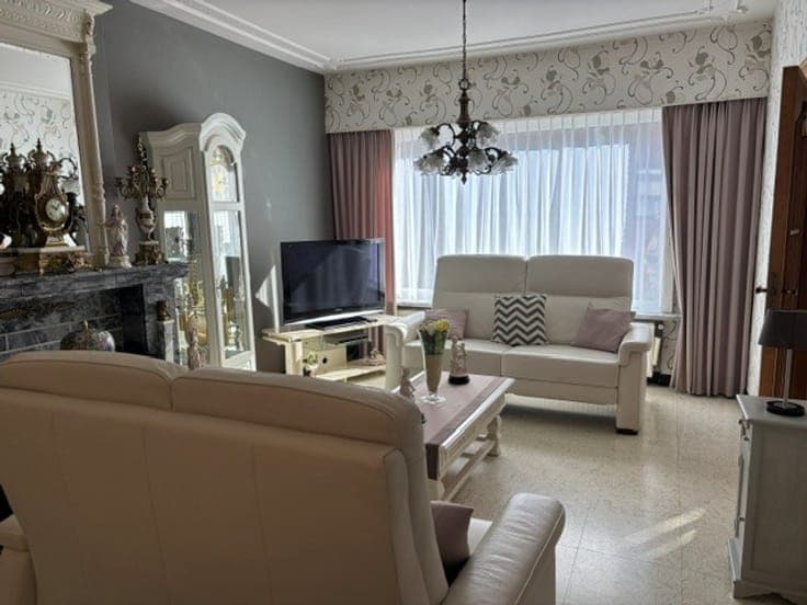 Te moderniseren halfopen woning met 2 slaapkamers (meer m...