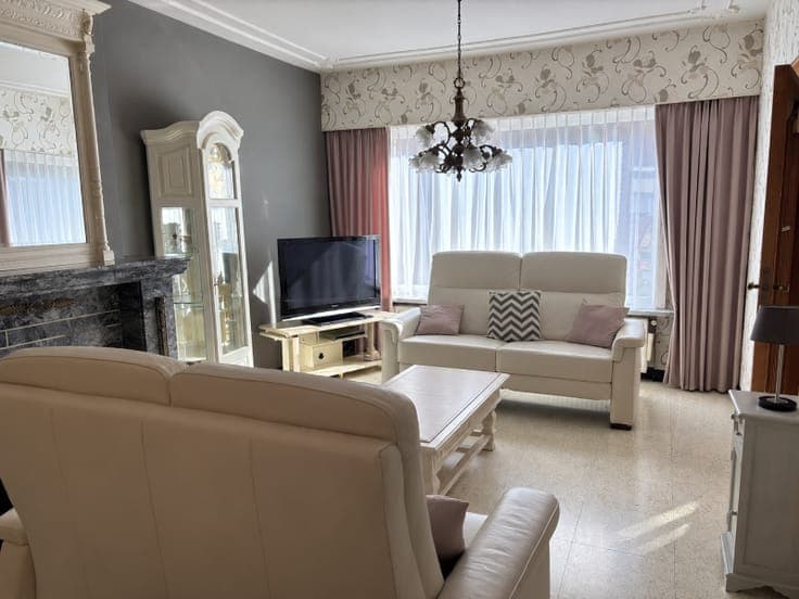 Te moderniseren halfopen woning met 2 slaapkamers (meer m...