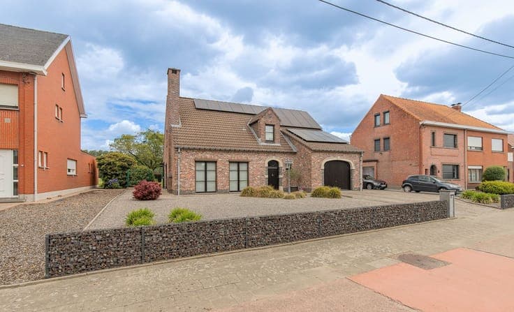 Open bebouwing met 4 slaapkamers en mooie tuin op 14a52ca